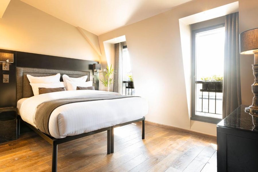 B Montmartre Hotel — Guest room