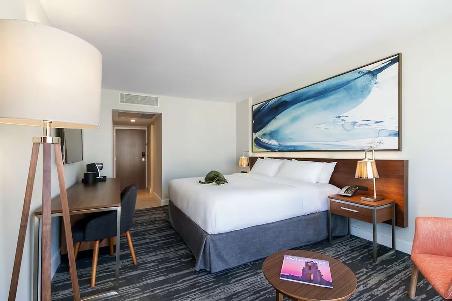 B Ocean Resort Fort Lauderdale Beach — Guest room