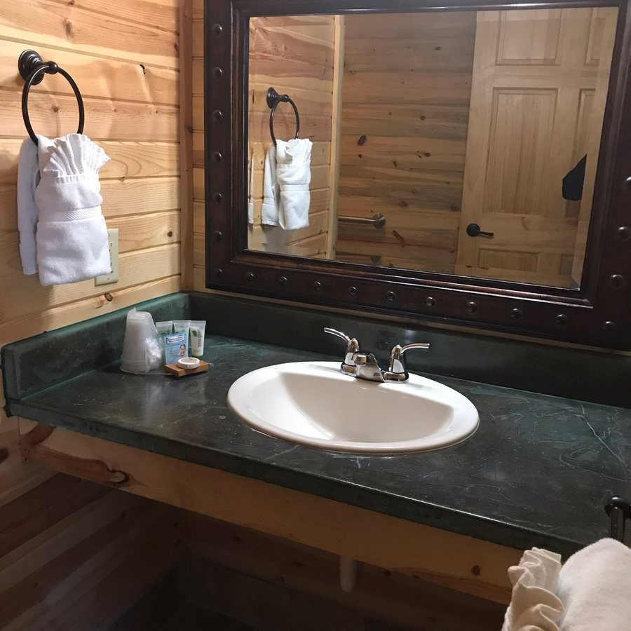 Badlands Hotel and Campground — Bathroom