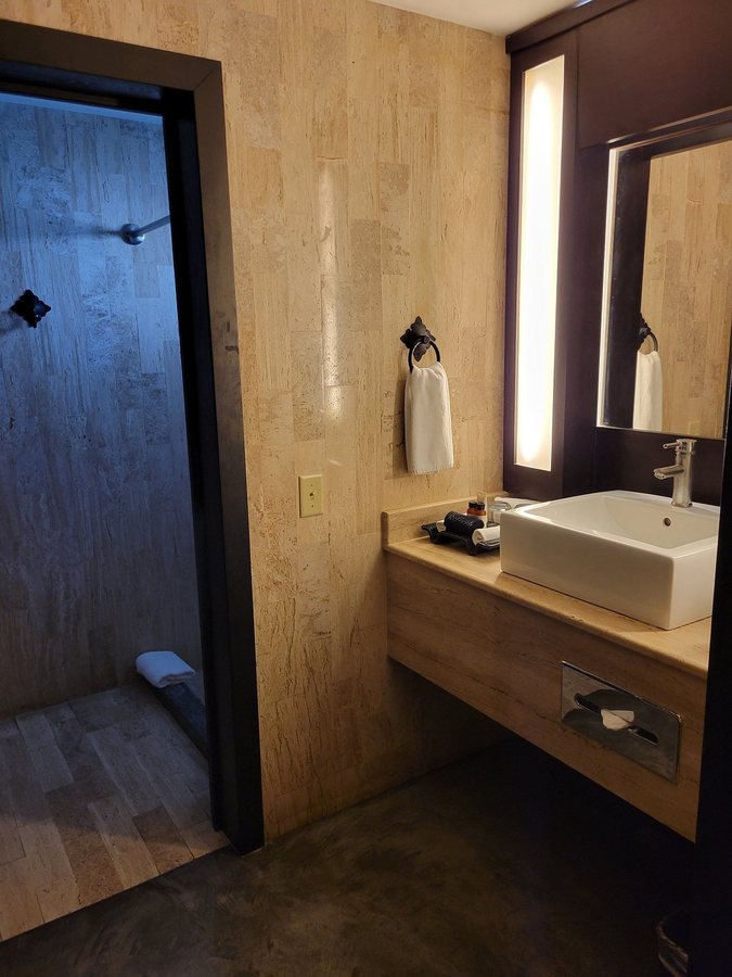 Bahia Hotel Beach House — Bathroom