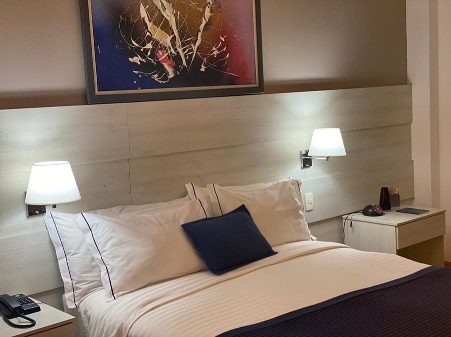 Bahia Plaza Hotel — Guest room