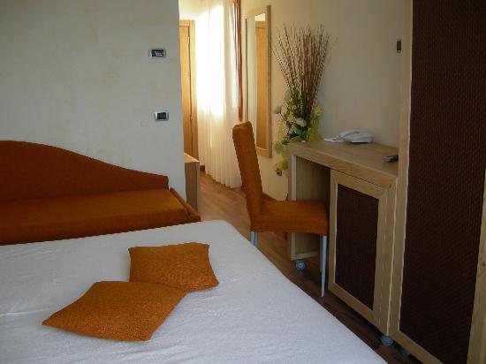 Baia Calenella — Guest room