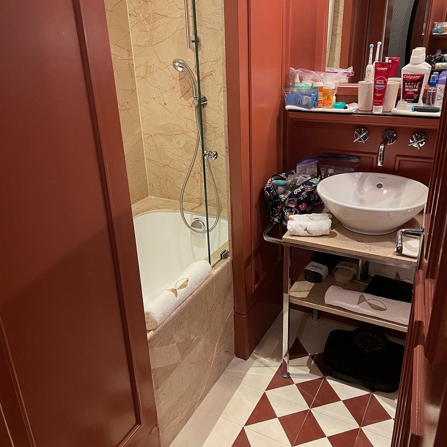 Bairro Alto Hotel — Bathroom