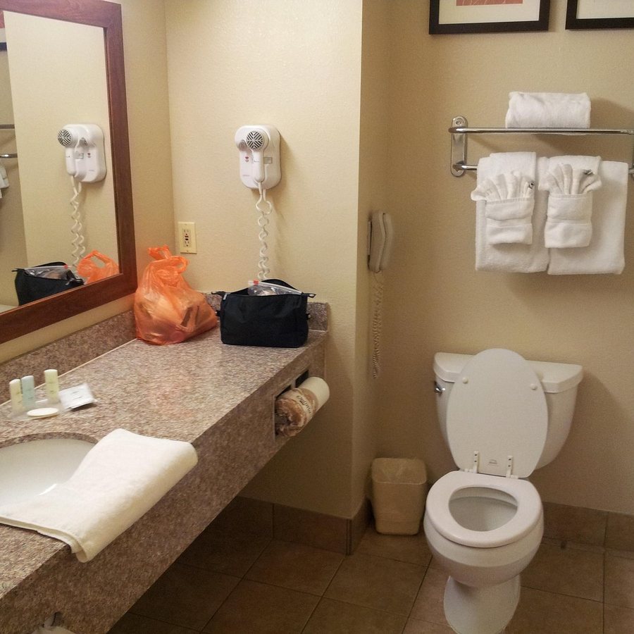 Bakersfield KOA Journey — Bathroom
