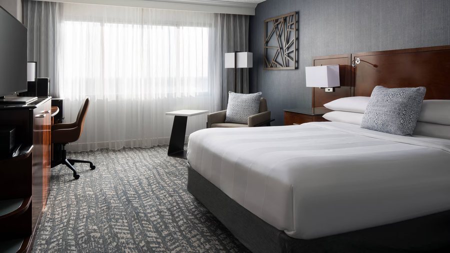 Bakersfield Marriott At The Convention Center — Guest room