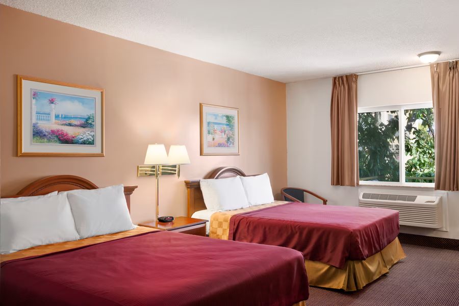 Bakersfield River Run RV Park — Guest room
