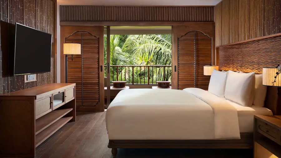 Bali Beach Hotel — Guest room