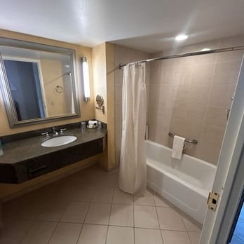 Bally s Dover — Bathroom