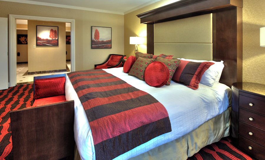 Bally s Shreveport Casino Hotel — Guest room