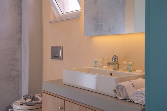 Balos Beach — Bathroom