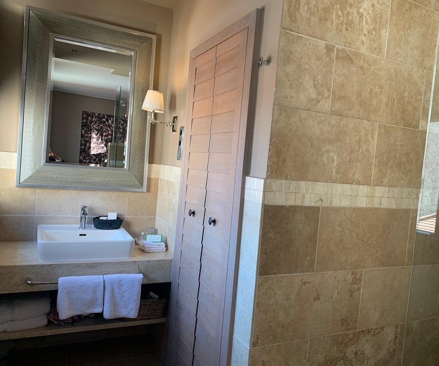 Baltazar Budapest Boutique Hotel — Bathroom