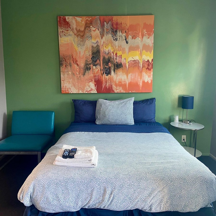 Banana Bungalow West Hollywood Hotel Hostel Los Angeles California — Guest room