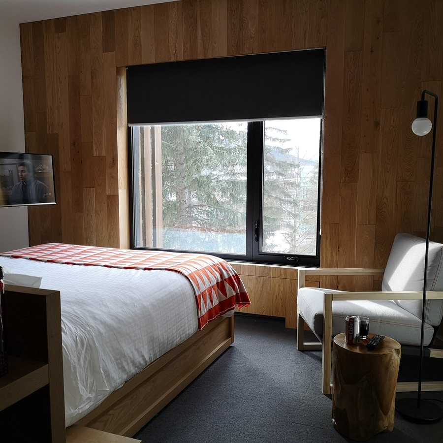 Banff Centre for Arts and Creativity Hotels — Guest room