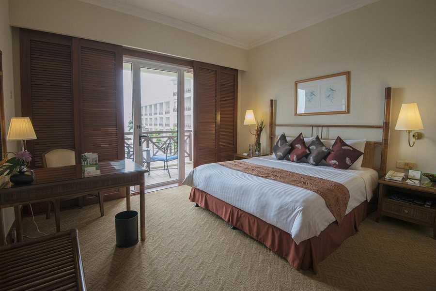 Bangi Resort Hotel — Guest room