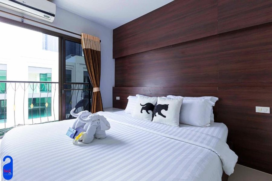 Bangkok City Hotel — Guest room