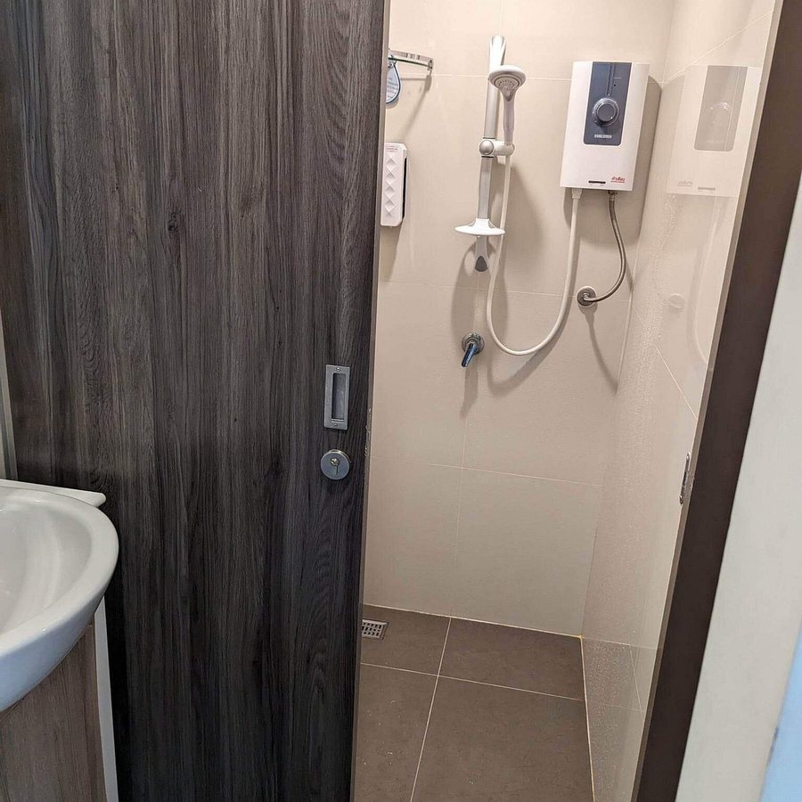 Bangkok Oasis Hotel — Bathroom