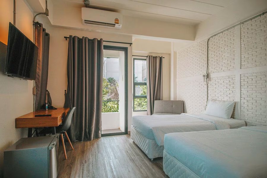 Bangkok Oasis Hotel — Guest room