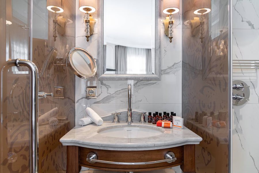 Bankerhan Hotel Istanbul — Bathroom