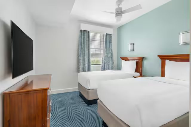 Banyan Hotels and Micro Suites — Guest room