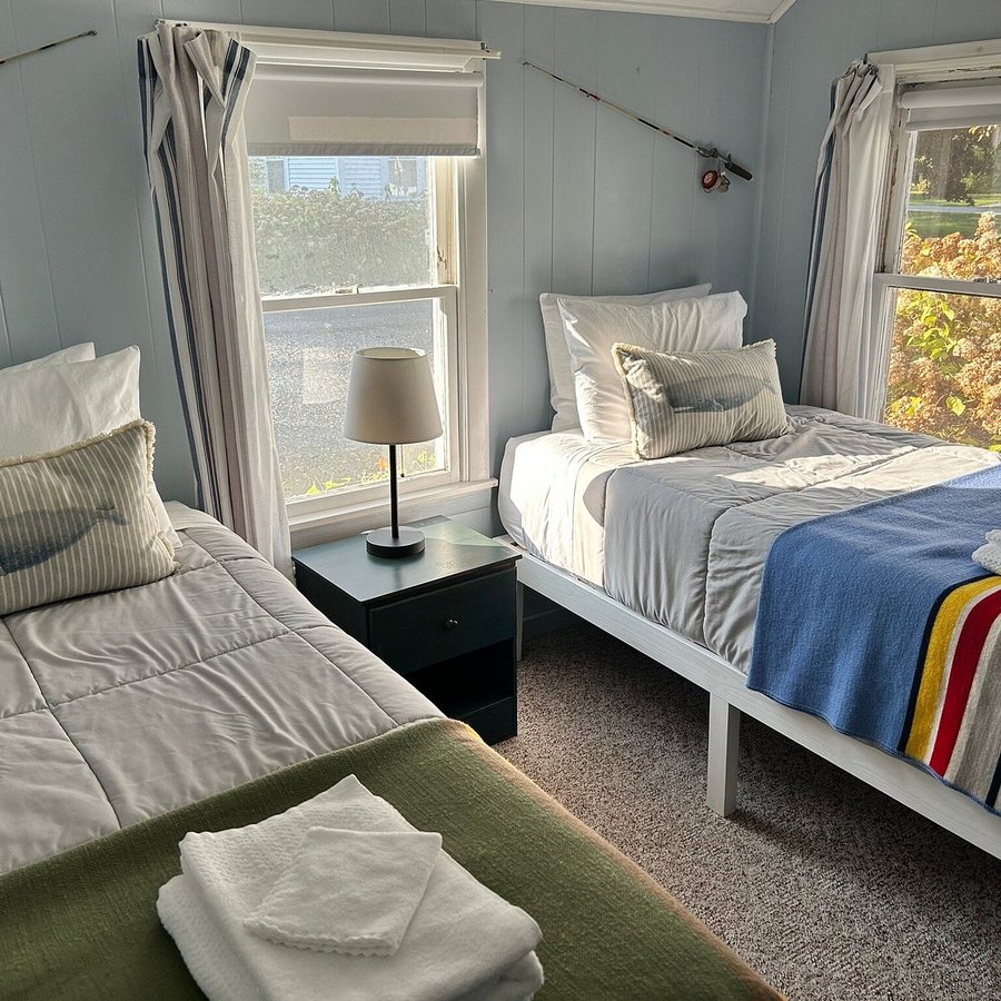 Bar Harbor Cottages Suites — Guest room