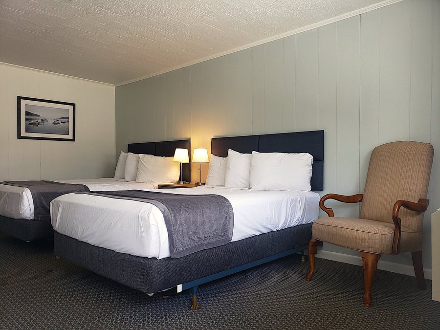 Bar Harbor Motel — Guest room