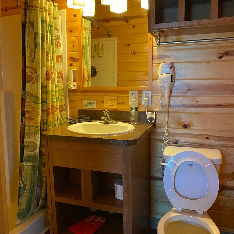 Bar Harbor Oceanside Koa — Bathroom