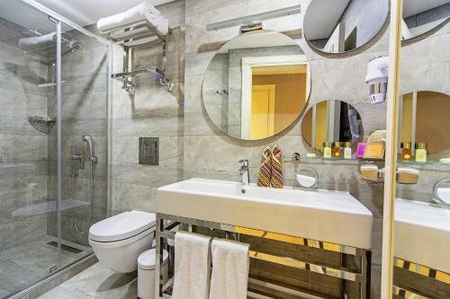 Barbera Hotel Istanbul — Bathroom