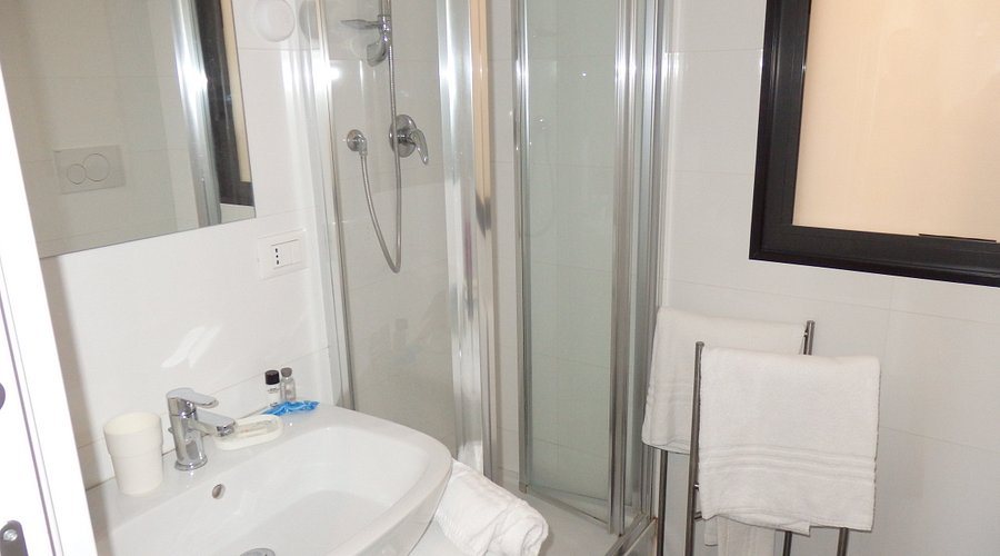 Barberini Dream — Bathroom