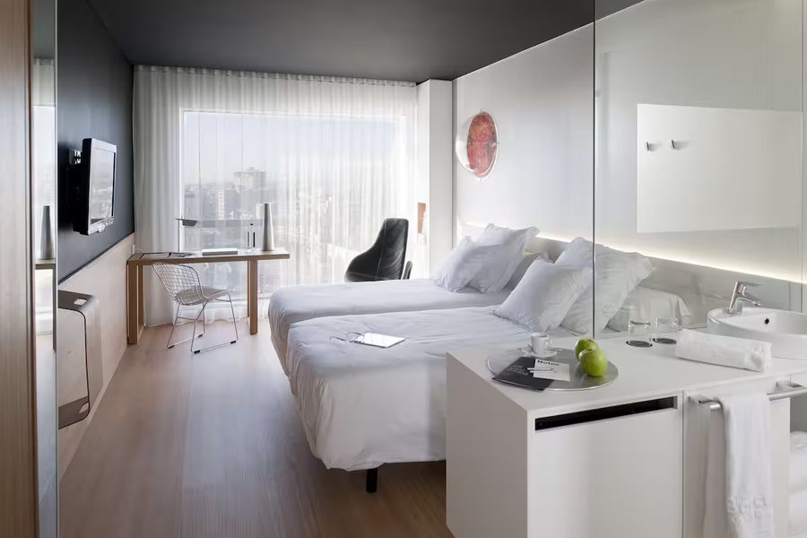 Barcelo Sants Barcelona Catalonia — Guest room