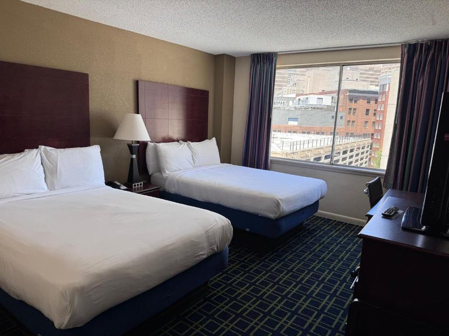 Barclay Hotel Atlanta Downtown — Guest room