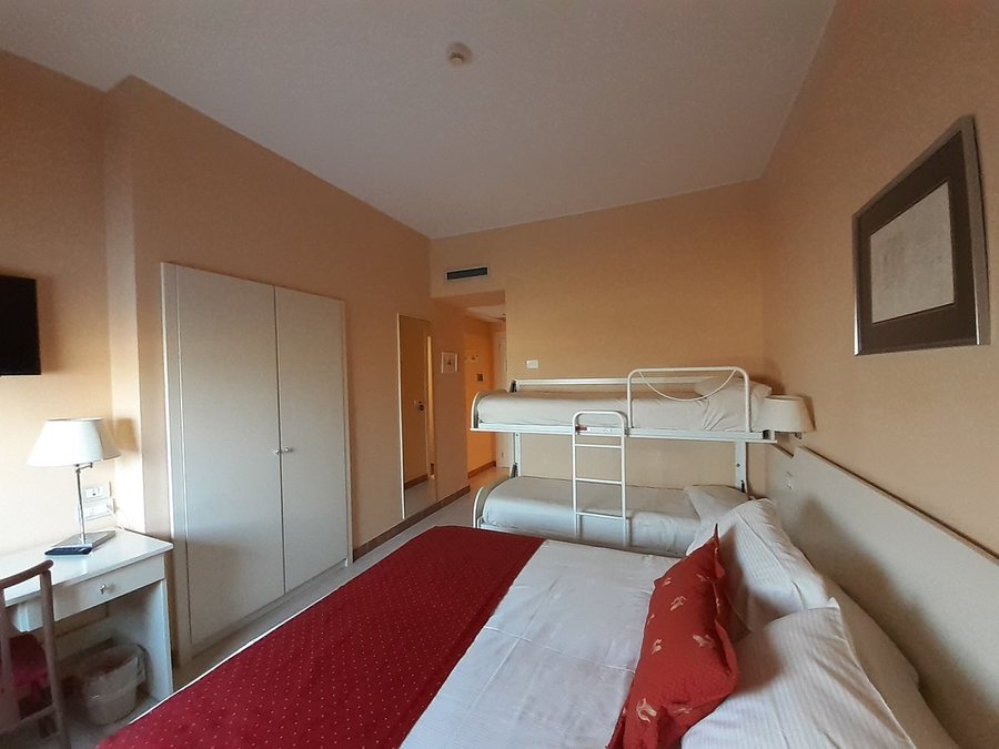 Barion Hotel Congressi — Guest room