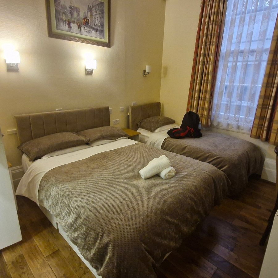 Barry House Hotel — Guest room