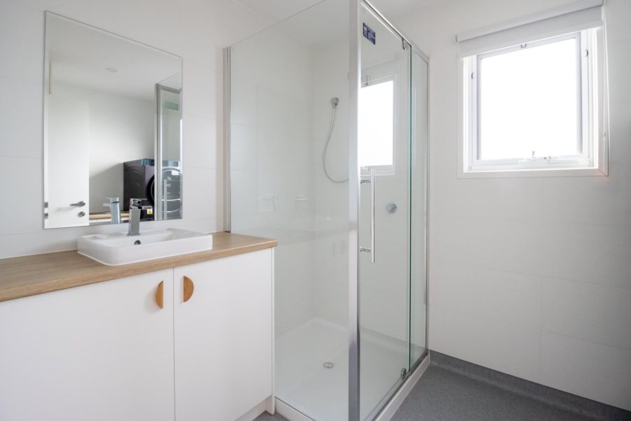 Barwon Heads Caravan Park — Bathroom