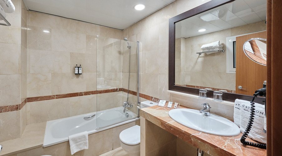 Bas Apartments Gracia Barcelona Catalonia — Bathroom