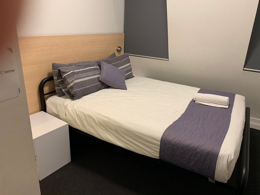 Base Backpackers — Guest room