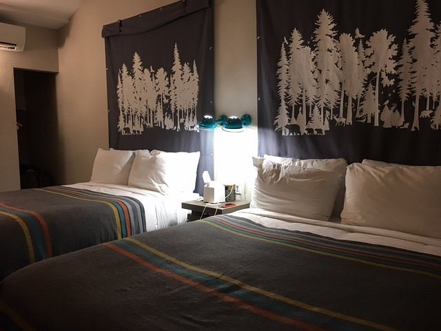 Basecamp Tahoe City — Guest room