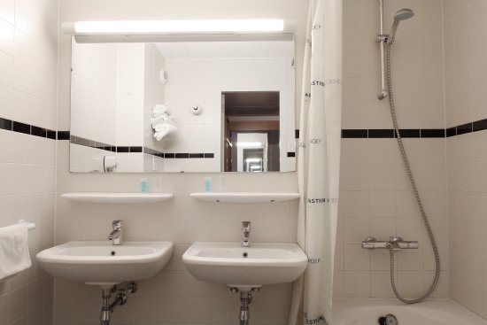 Bastion Hotel Amsterdam Noord — Bathroom