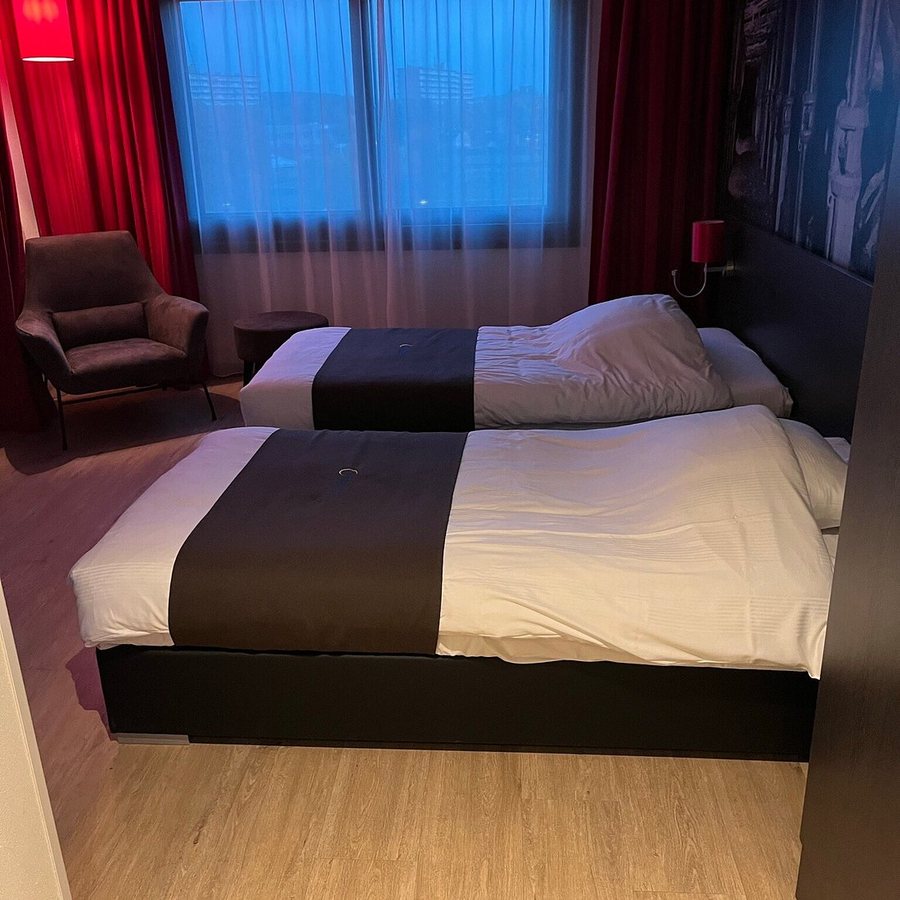 Bastion Hotel Geleen — Guest room