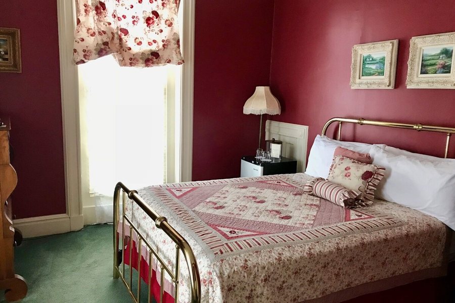 Batcheller Mansion Inn — Guest room