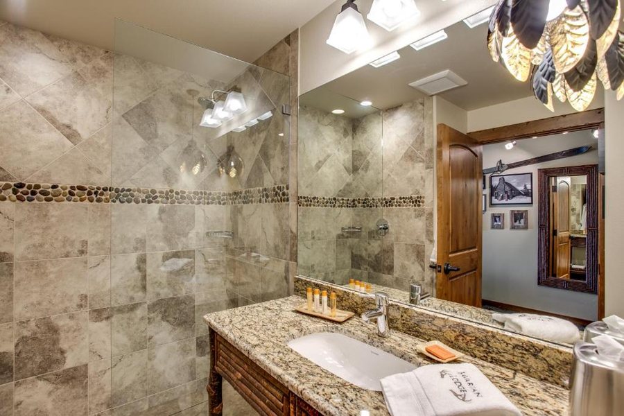 Bavarian Lodge — Bathroom