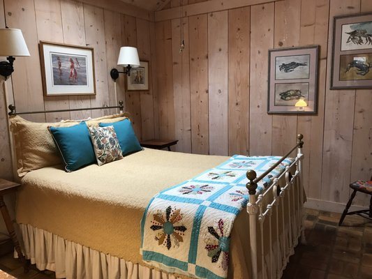 Bay Breeze Guest House — Guest room