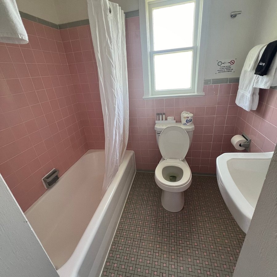 Bay Haven Inn of Cape Charles — Bathroom