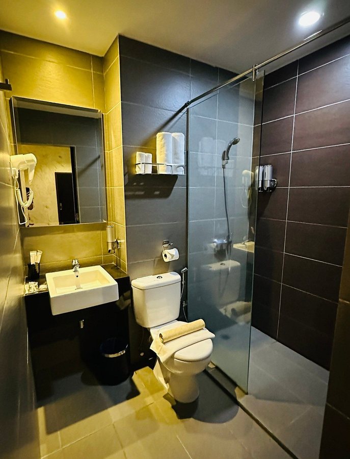 Bay Inn Tawas — Bathroom