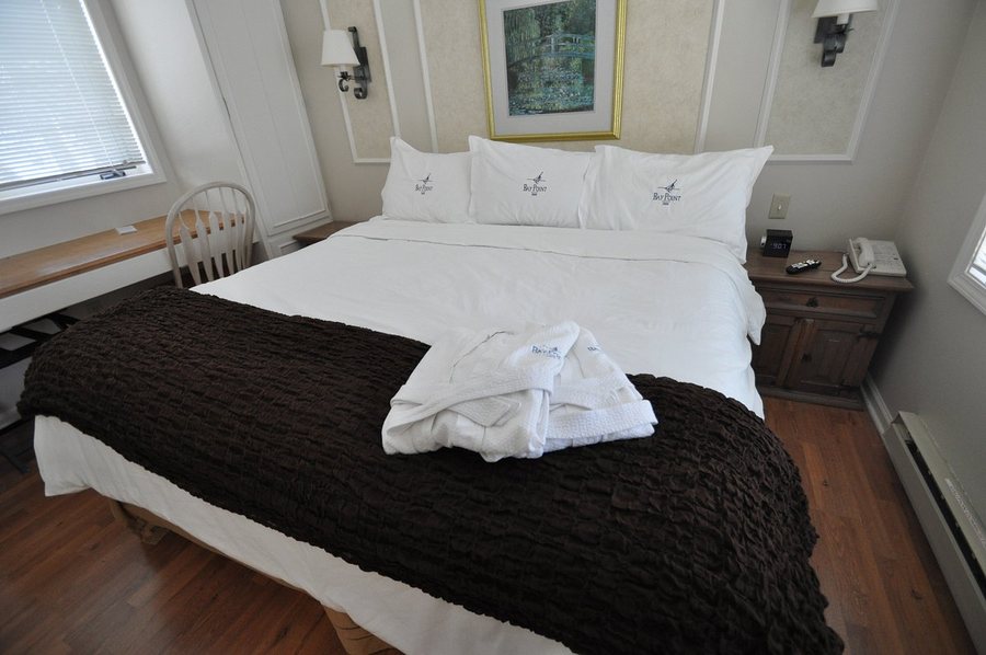 Bay Point Inn — Guest room