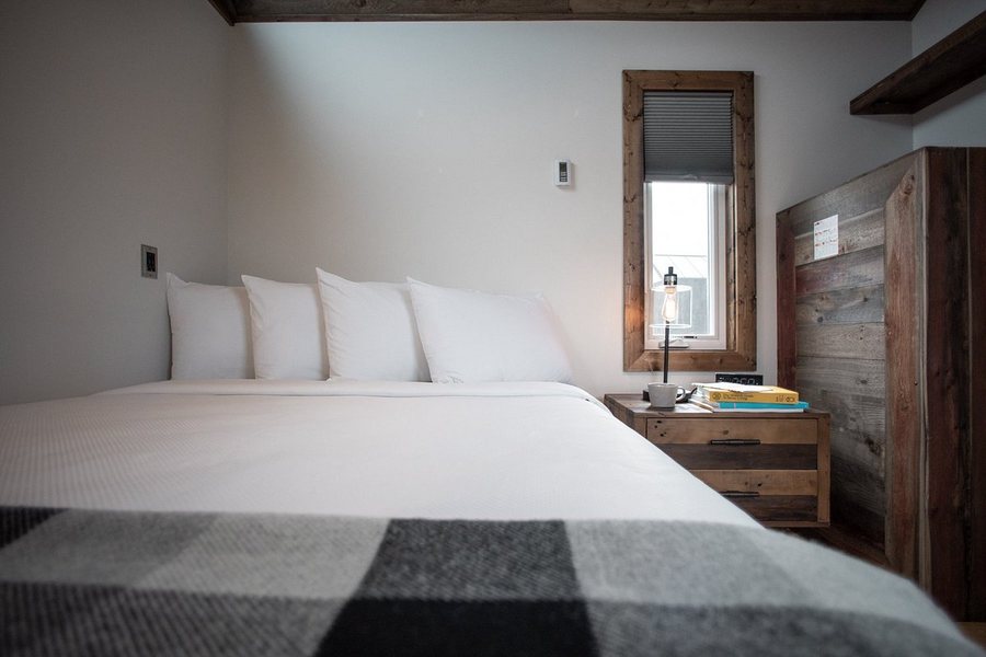 Bay Point Landing — Guest room