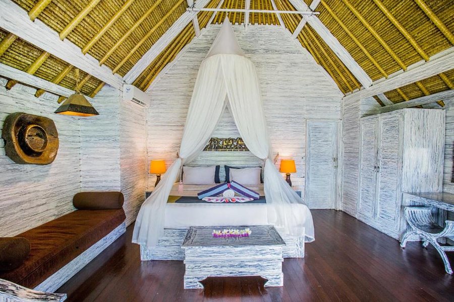Bay Shore Huts — Guest room