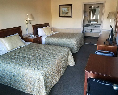 Bay Town Inn Bed Breakfast — Guest room