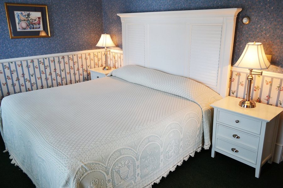 Bay View Inn — Guest room