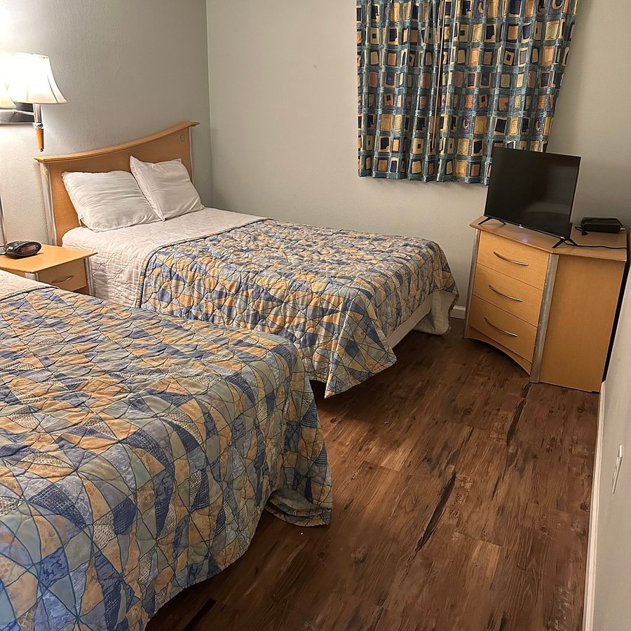 Bay Watch Resort Conference Center — Guest room