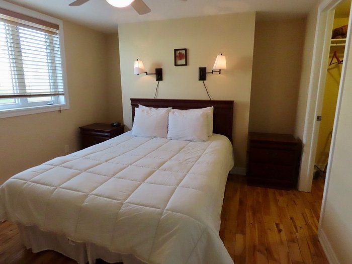 Bay Wind Suites — Guest room